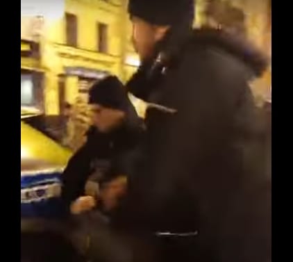 Siłowe zatrzymanie emeryta-działacza Solidarności podczas modlitwy różańcowej w Toruniu