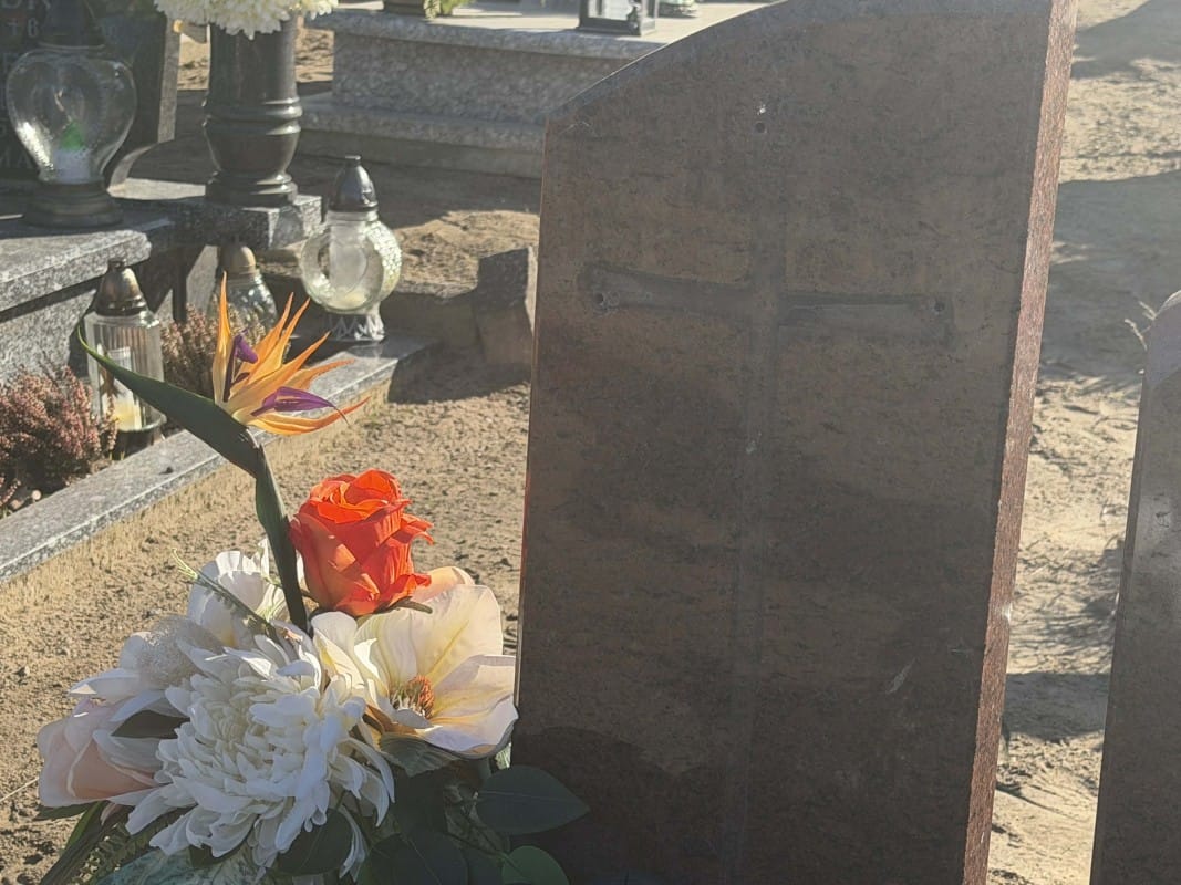 Niestępowo: Świętokradztwo i profanacja na cmentarzu parafialny